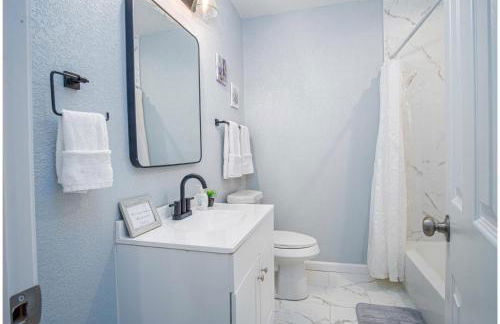 Charming 3br/1ba Close to Vibrant Downtown - Foto 26