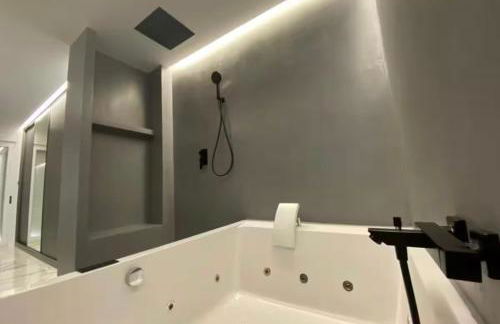 Alicante City Suite 2 - Photo 41