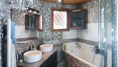 Très beau T3 en rez de jardin à 5 minutes de la station de Carroz - Foto 3