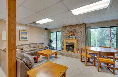 Expansive Angel Fire Home with Indoor Hot Tub! - Foto 21