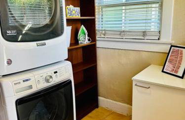 3-Bedroom, Prime Location, Private Backyard! - Foto 33