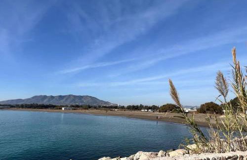 Espectacular apartamento junto al mar, con piscina en Málaga - Photo 35