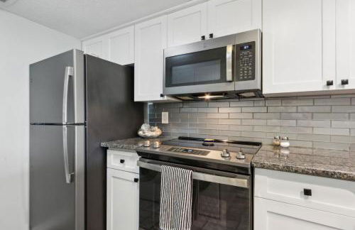 Amelia Surf and Racquet Club Condo - 1st Floor Ocean View - Pools - Tennis Courts - Sleeps 4 - Foto 8