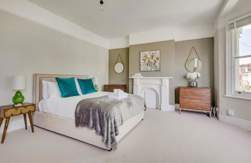 Balham near Tube Victorian House 4 Bedrooms 9 beds - Photo 12