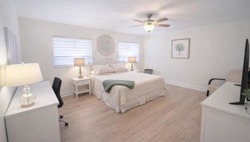 Spacious Upadated 2 King Beds Pets Welcome With Large Private and Fenced Yard Minutes to Beaches - Foto 4
