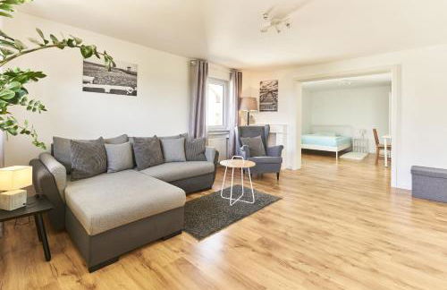 City Apartment Hasenheide - Wohnung mit 3 Schlafzimmern und Balkon mit Landschaftsblick - Foto 3