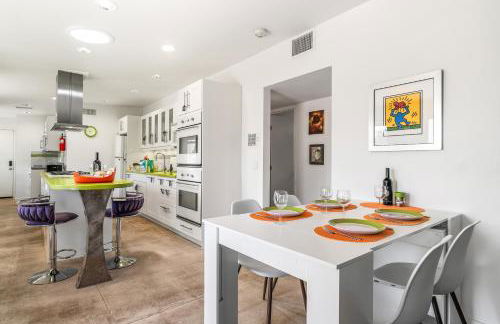 Palm Springs Home with a Resort Style Backyard -Joy pool hot tub views - Foto 17