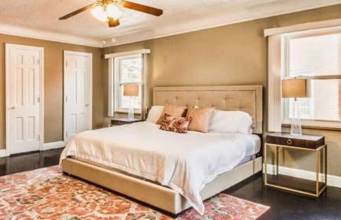 Spacious 5BR - Sleeps 10 - University District home - Photo 28