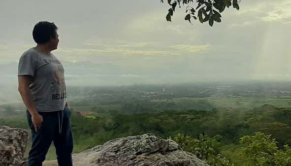 Contemplando a paisagem do Morro de la Calzada