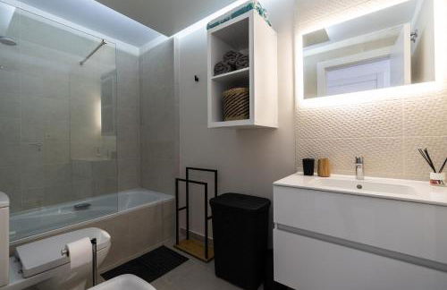 One80 Residences New Modern Apartment with amazing sea view to Gibraltar & Africa - Photo 6