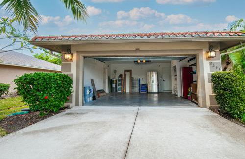 Modern Luxury Retreat in Naples - Photo 11