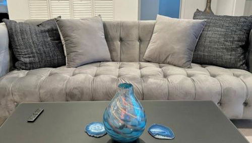 Corner 2 Bedroom 2 Bath Condo - Balcony - Parking - Foto 3