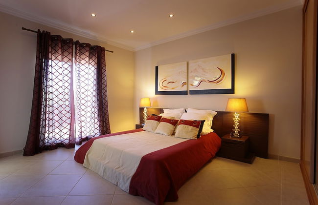 Outstanding Villa Very Well Located Near The Beach - Photo 10