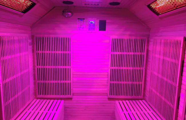 Relaxing Getaway With Hot Tub & Sauna Sleeps 6 - Foto 33