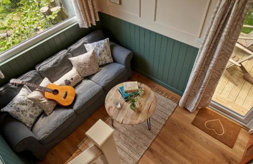 Extraordinary Huts Ltd - Photo 31