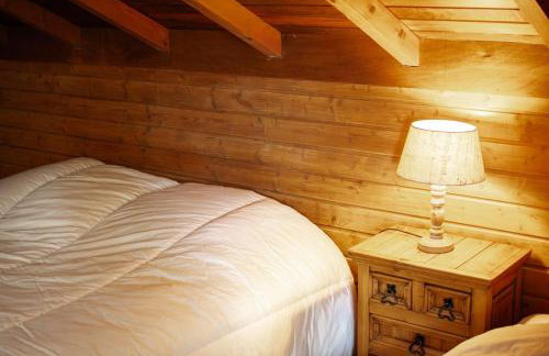 Chalet entier, vue panoramique, ruisseau et sauna. - Foto 46