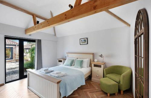 Seven Space - Willow Barn, Hot Tub & Scenic Rural Retreat - Photo 3