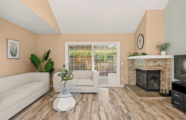 Spacious Retreat w Modern Decor and Private Yard - Photo 33