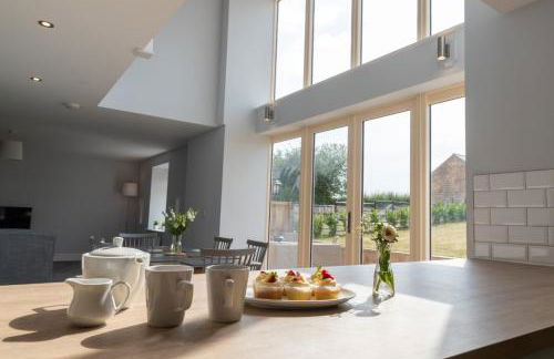 La Roche-Barn with hot tub on the Welbeck estate - Photo 17