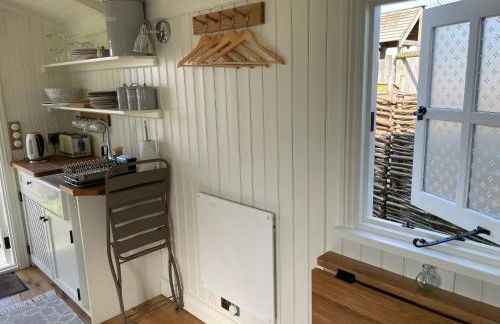 The Hut by the River - Foto 8