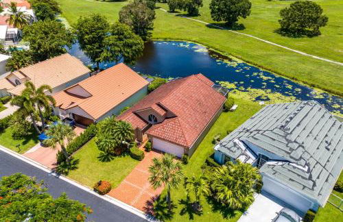 Cozy and Relaxing Retreat House - Photo 28