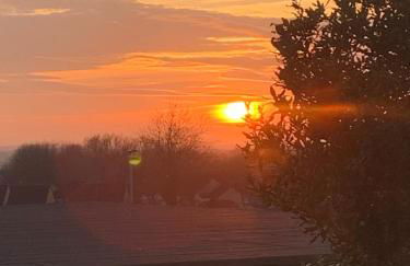 Glastonbury town centre modern apartment - Photo 12