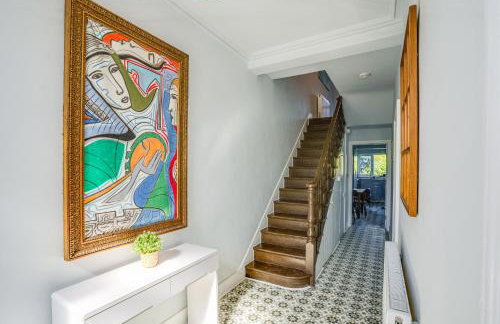 4BR Family Home, Garden, WiFi, 5mins to Elisabeth Line & 10min to Stratford - Foto 18