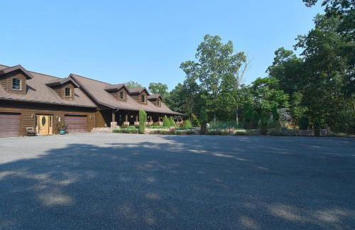 Mountain Meltdown - Pet Friendly, Grill, Wifi, Fire Pit, EV Station -Shared Space - Grill, Fire Pit, Covered Porch, Fountain Pond - Foto 30