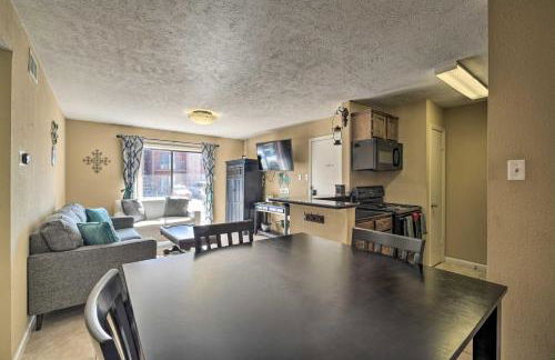 Game Day Retreat Pool Access, 2 Mi to Texas A and M - Foto 2