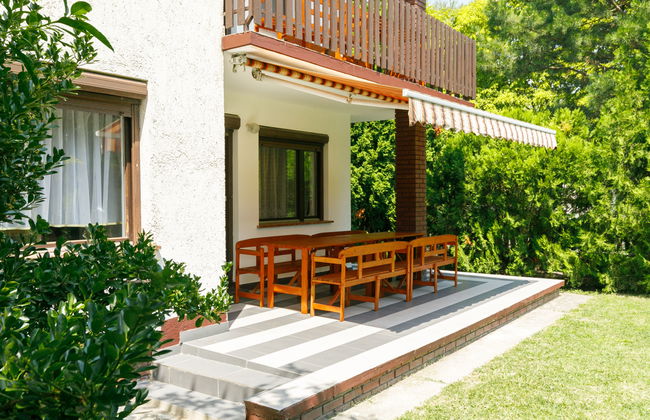 6 bedroom House in Balatonfenyves with garden and terrace - Photo 2