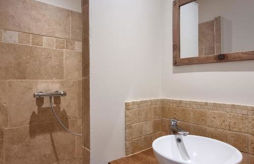 Luxe et tranquillité au vert: maison 6 chambres, piscine, proche du Mans, idéale familles et groupes - FR-1-410-361 - Foto 28