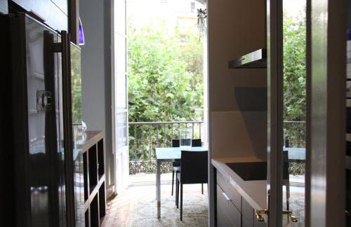 Elegant 2 Bedroom Apartment in Historic 1882 Building Central Sevilla Private Parking & Country Club Access - Foto 15