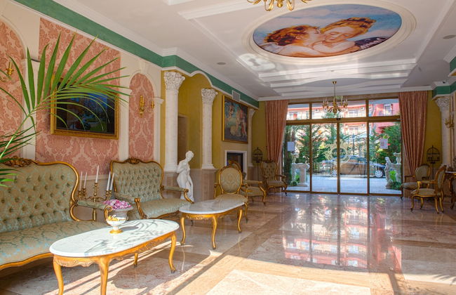 Venera & Anastasia Palace Apartments - Photo 48