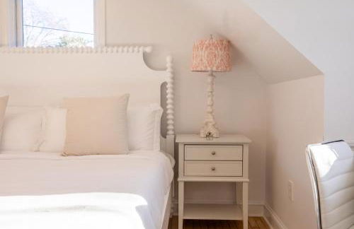 Renovated Cape Near Beach with Fire Pit - Foto 23