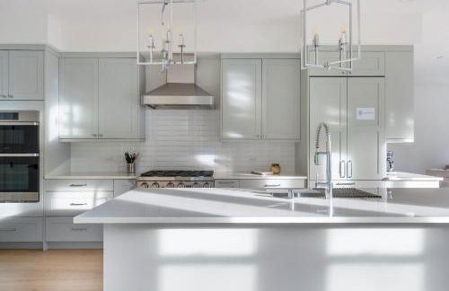 Elegant 3-Story House with Private Backyard in WA - Photo 42