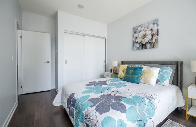 Modern Lillian Street Condos Midtown Toronto - Photo 3