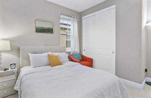 Placid Vibe Spacious 7-BR with Free Parking - Foto 35