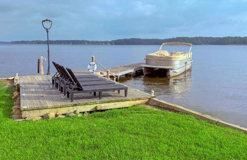 Lakefront Home with Hot Tub and Dock in Cross Hill! - Foto 37