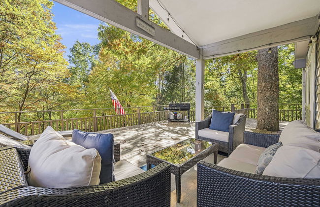 Cabin in the Sky by Avantstay Deck w/ Views - Foto 5