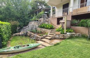 Waterfall House Getaway - Photo 53