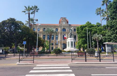 Place du Suquet - In the hart of old Cannes - 2 Min Walking distance from Palais de Festivals and Beaches - Photo 37