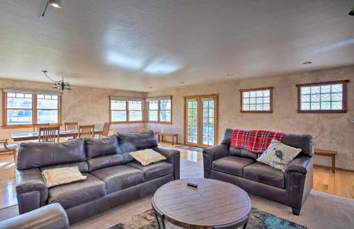 Montrose Family Home with Yard and Fruit Trees! - Foto 1