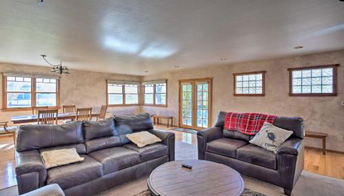 Montrose Family Home with Yard and Fruit Trees! - Foto 1