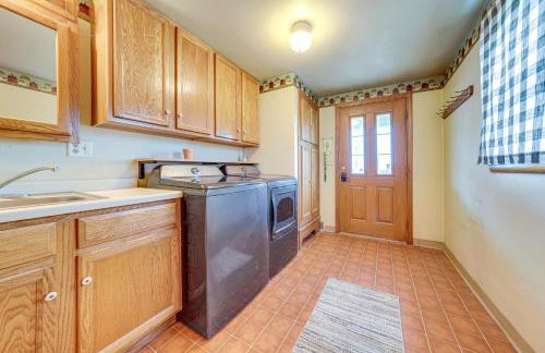 Charming Tonica Farmhouse with Private Yard! - Foto 12