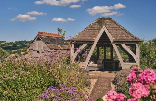 Luxury Spacious Country Home w/ Mountain Views - Photo 42