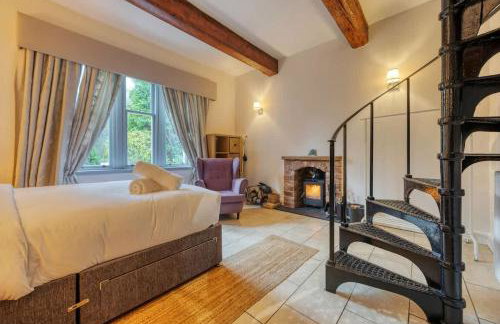 Cosy Lodge Getaway with Private Beach & Fireplace - Foto 6