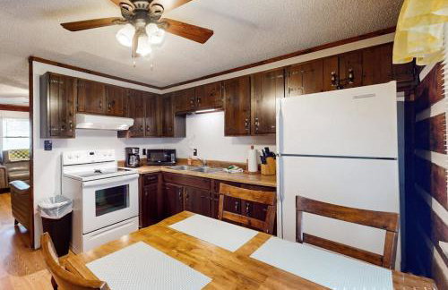 2 Bed 2 Bath Vacation home in Whittier II - Photo 8