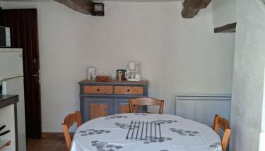 Cabanon provençal en pierre entouré de lavandes - Foto 2