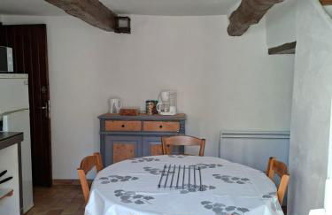 Cabanon provençal en pierre entouré de lavandes - Foto 2