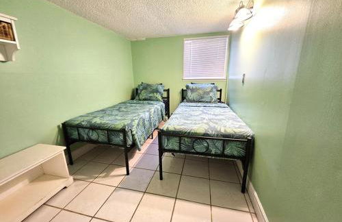 Oceanfront Beach Cottage - Pool, Yard, Private Beach Access, Sleeps 12 - Foto 20